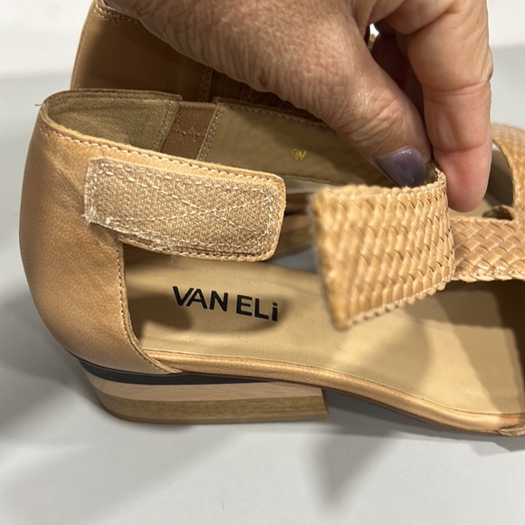 {VAN ELi} Sz 9N Beautiful 1 3/4” Stacked Wood Heel w/Camel Weave Tstrap Shoe - Picture 5 of 11